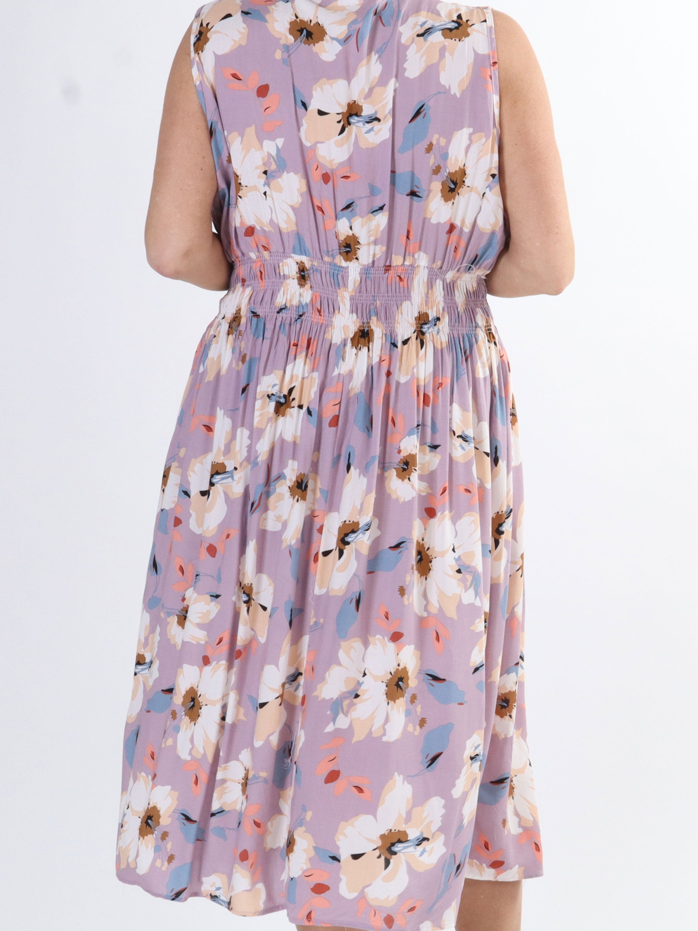 Izzy - Söt sommarklänning i plus size bomull med elastisk midja - Coral